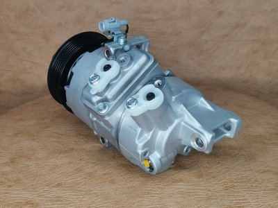 Компрессор кондиционера Сузуки Гранд Витара 9520076KA1, 95200-76KA1