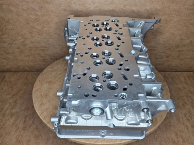 Головка блока ГБЦ Ford Transit, Land Rover Defender 2.4 1433148 Головка блока ГБЦ Ford Transit, Land Rover Defender 2.4 1433148