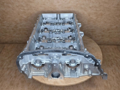 Головка блока ГБЦ Ford Transit, Land Rover Defender 2.4 1433148 Головка блока ГБЦ Ford Transit, Land Rover Defender 2.4 1433148